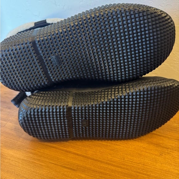 *Hunter* Black Winter Boots with Textured Soles - NEW - Picture 3 of 4